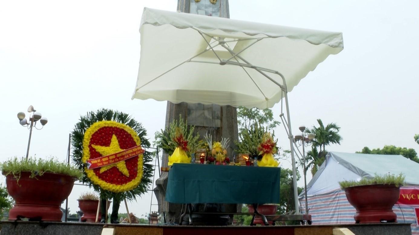 PHƯỜNG TRẦN HƯNG ĐẠO DÂNG HƯƠNG TRƯỚC KHI LẤY MẪU HÀI CỐT LIỆT SĨ CHƯA XÁC ĐỊNH THÔNG TIN