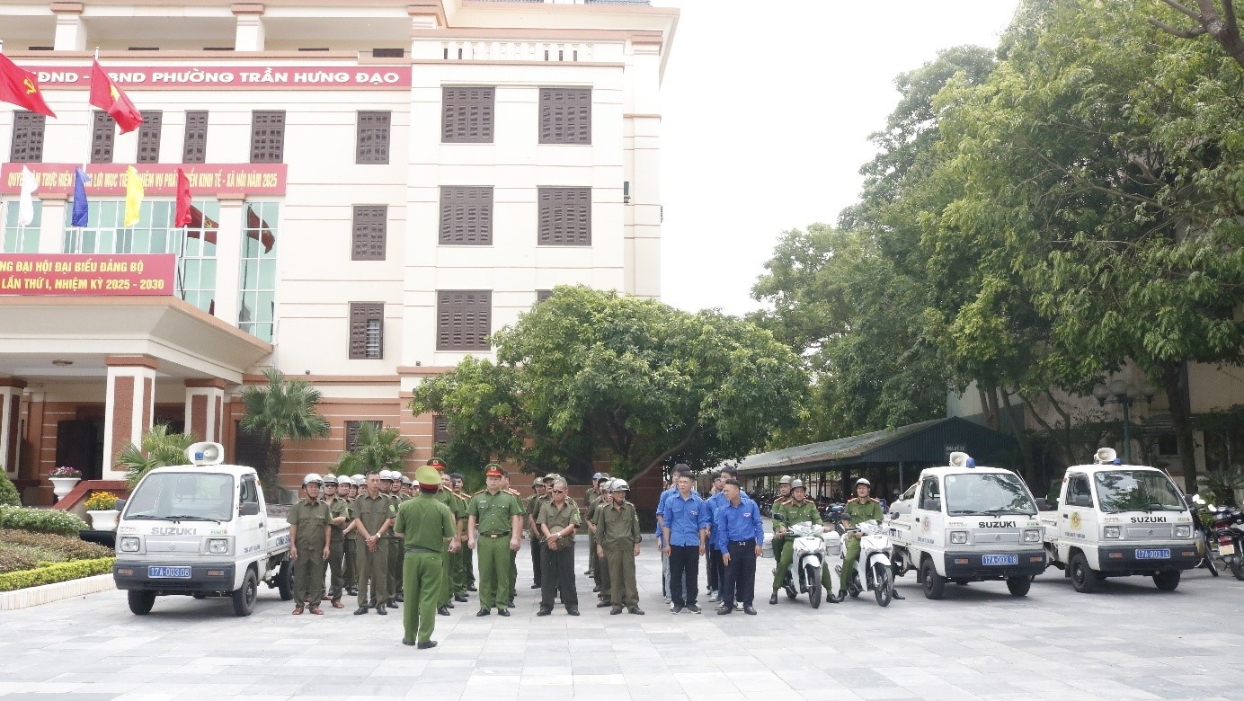 Công an phường Trần Hưng Đạo biểu dương lực lượng, mở đợt cao điểm tấn công trấn áp tội phạm