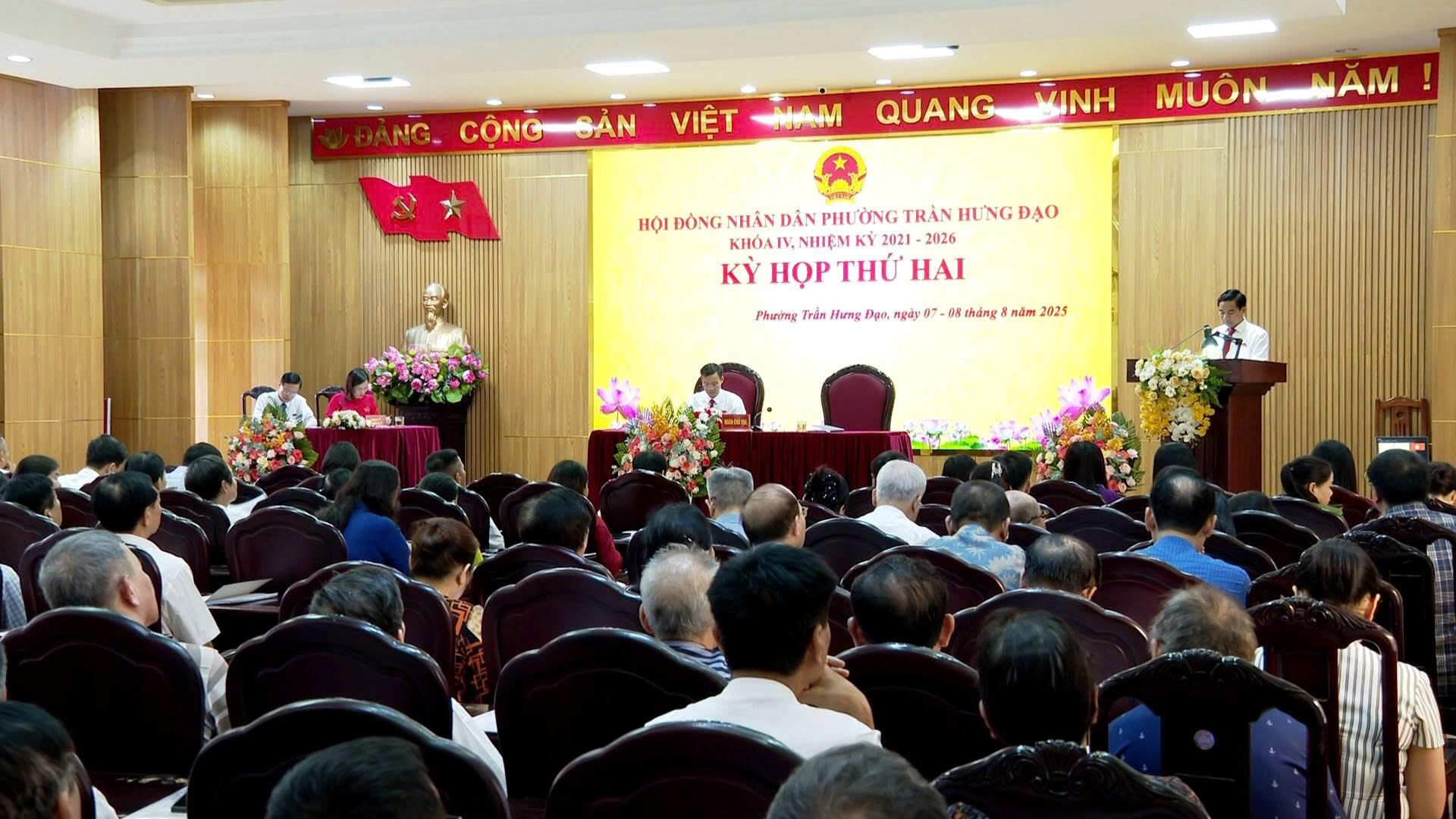 Kỳ họp thứ hai, HĐND phường Trần Hưng Đạo khoá IV